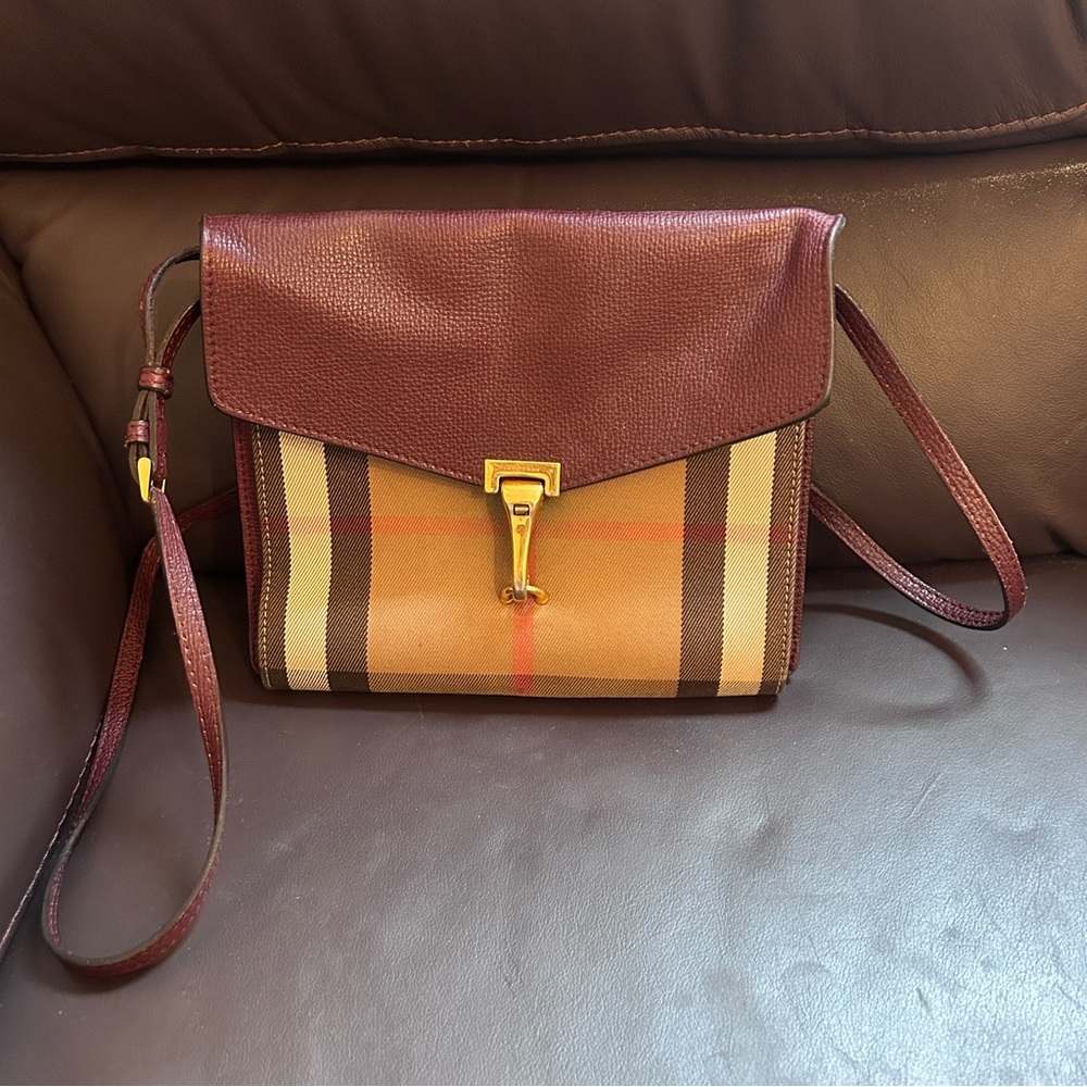 Burberry Macken Women Mahogany Red Crossbody Bag Leather Check Print Messenger - Picture 2 of 12